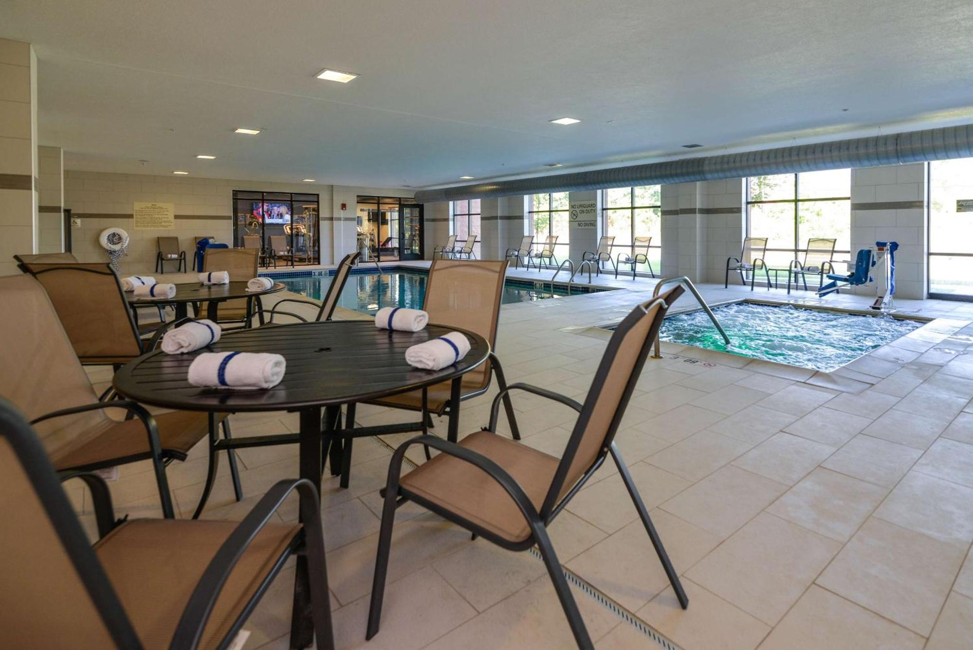 Hampton Inn Brighton Mi Ngoại thất bức ảnh